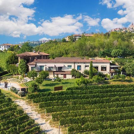 Il Cortile Suites Diano dʼAlba Eksteriør billede