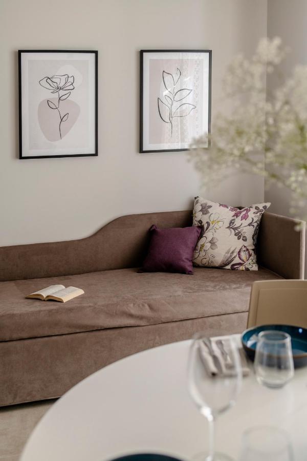 Il Cortile Suites Diano dʼAlba Eksteriør billede