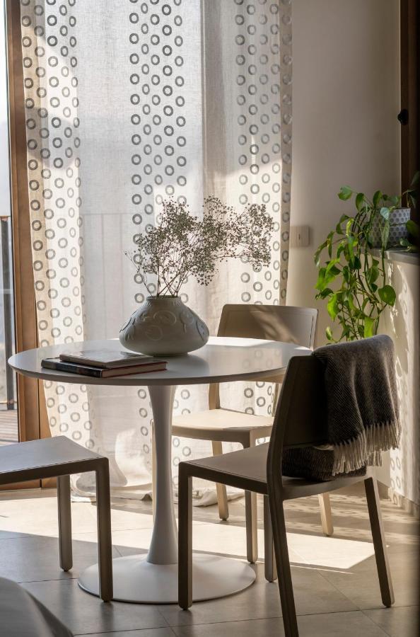 Il Cortile Suites Diano dʼAlba Eksteriør billede