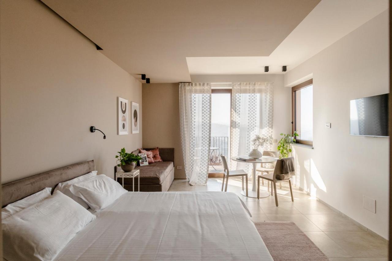Il Cortile Suites Diano dʼAlba Eksteriør billede