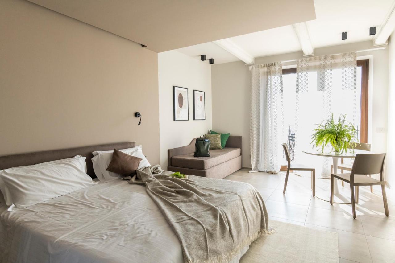 Il Cortile Suites Diano dʼAlba Eksteriør billede