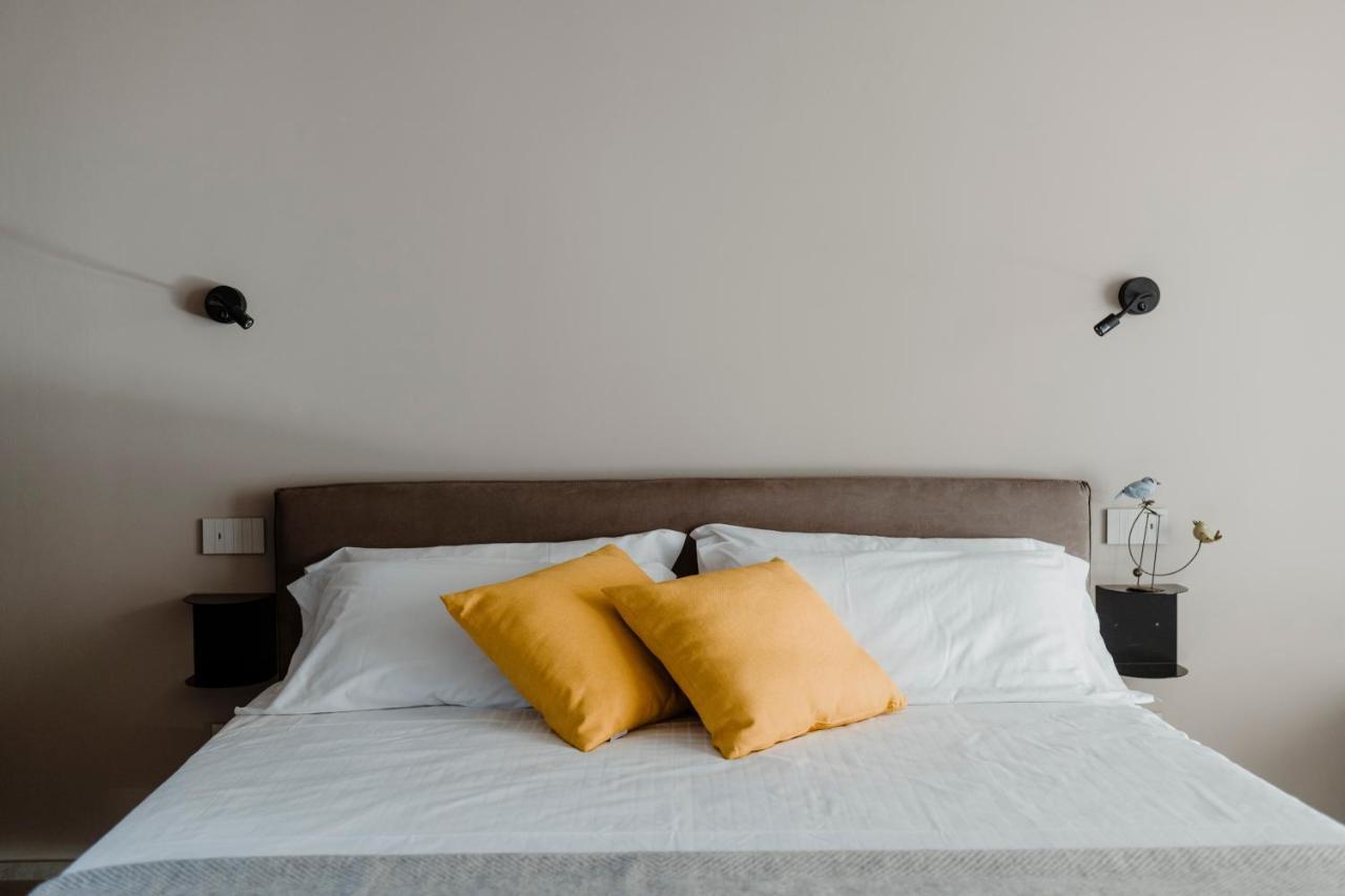 Il Cortile Suites Diano dʼAlba Eksteriør billede
