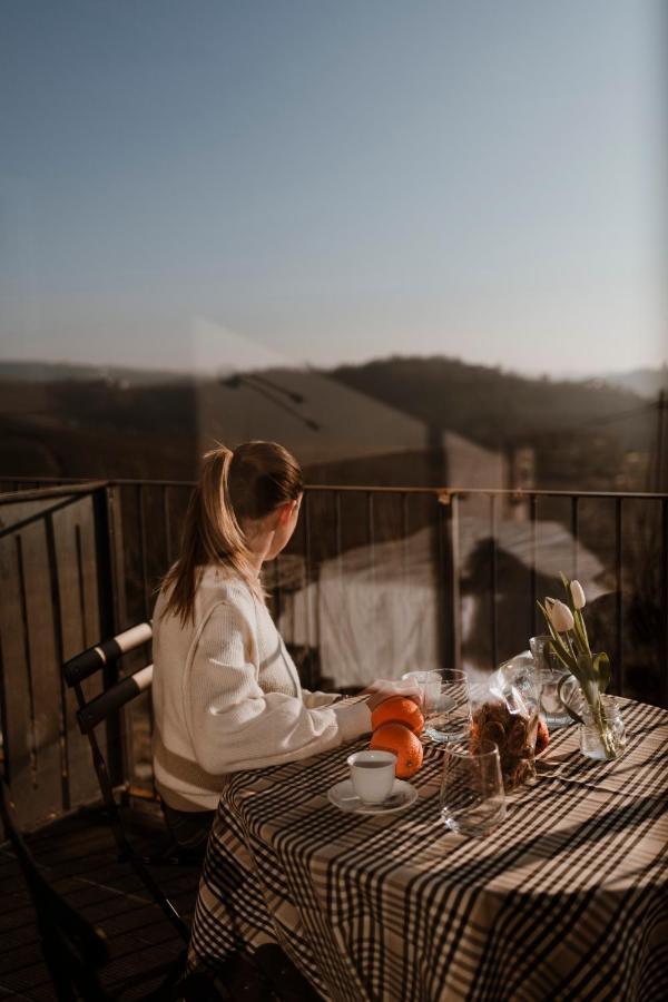 Il Cortile Suites Diano dʼAlba Eksteriør billede