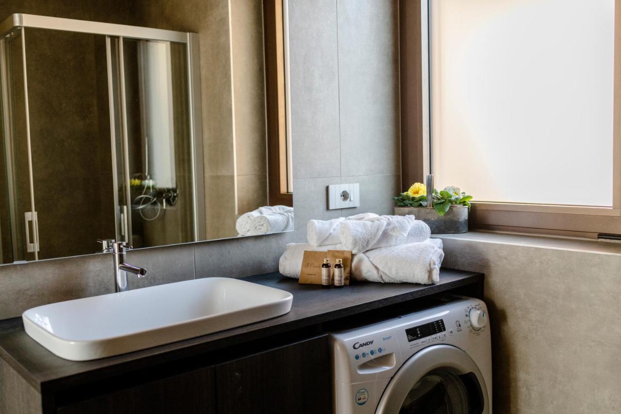 Il Cortile Suites Diano dʼAlba Eksteriør billede