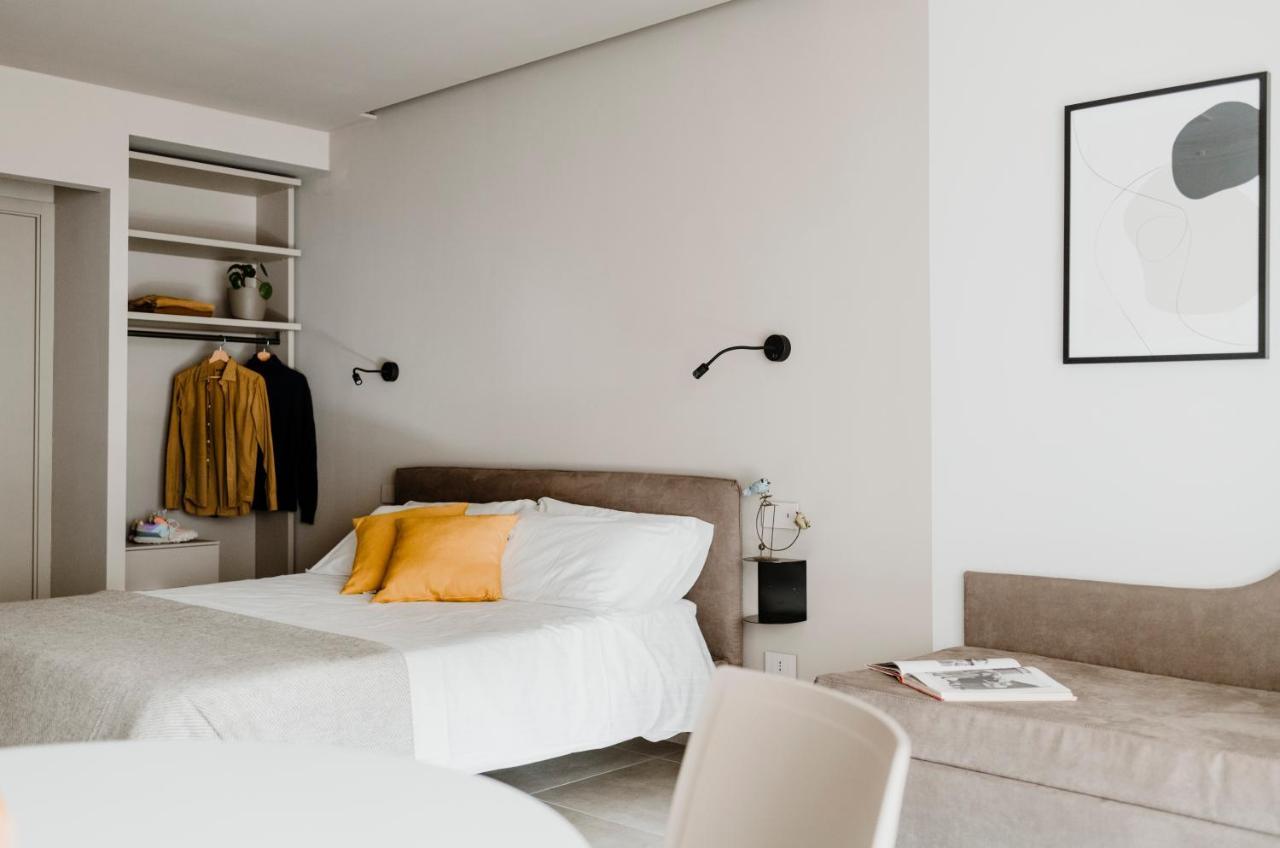 Il Cortile Suites Diano dʼAlba Eksteriør billede
