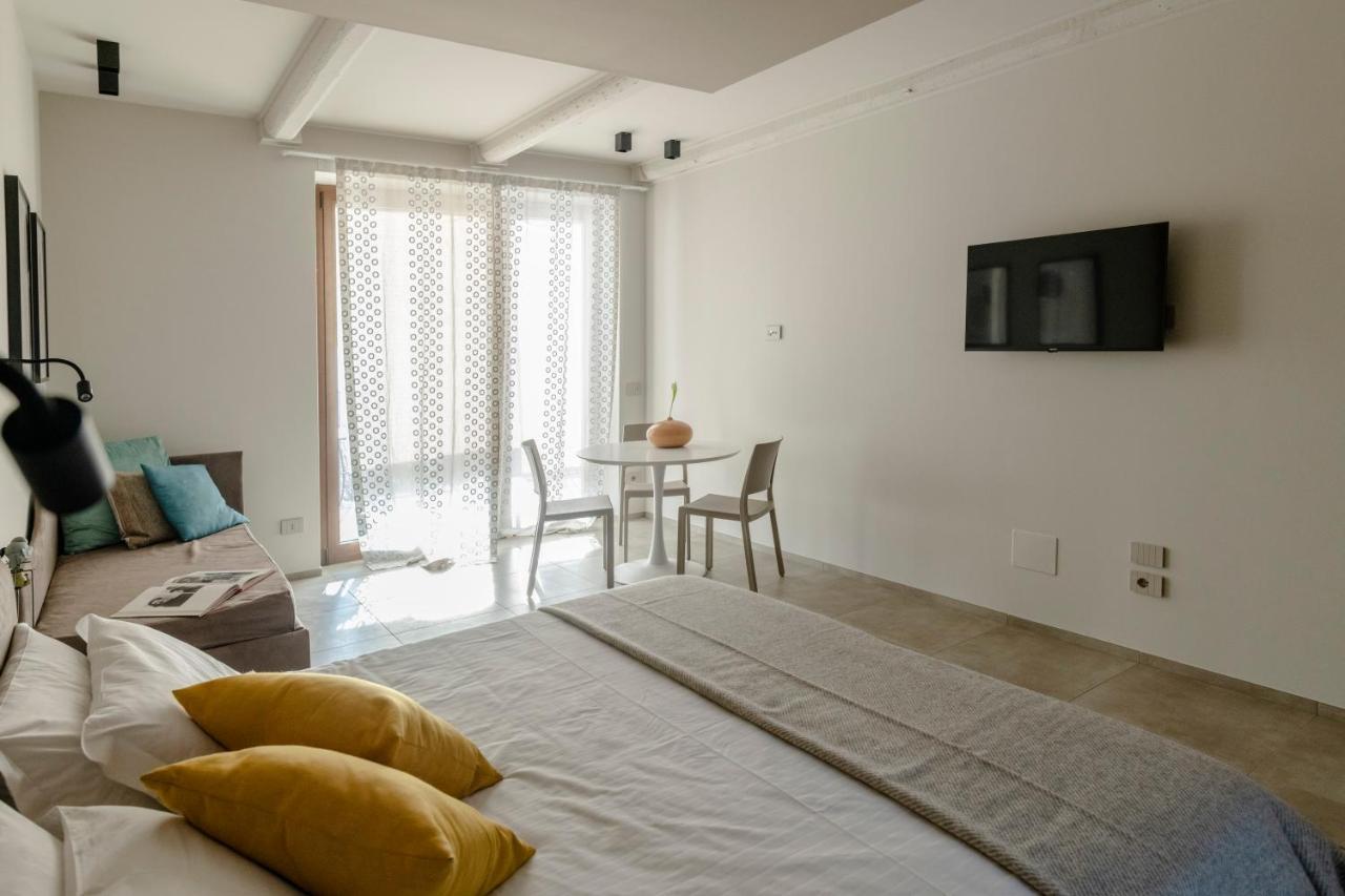 Il Cortile Suites Diano dʼAlba Eksteriør billede