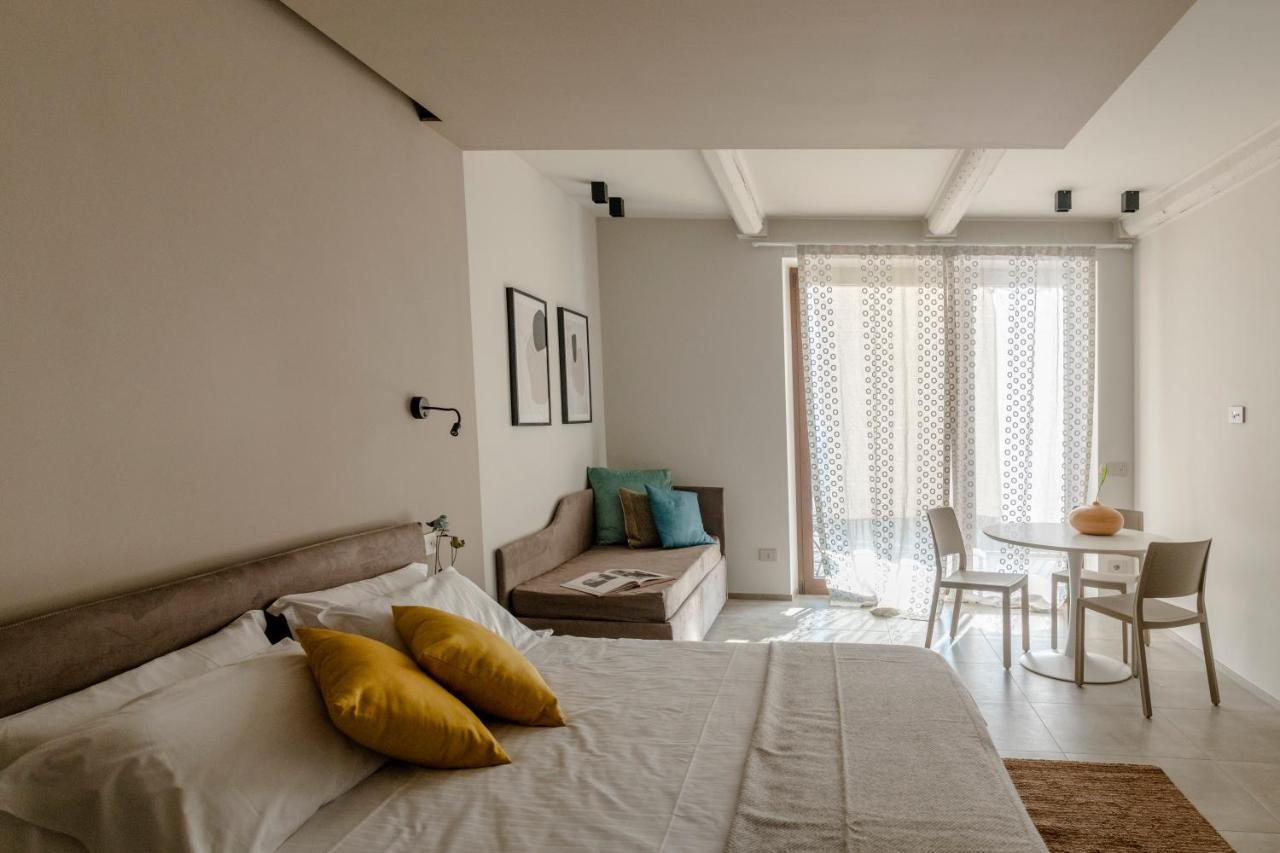 Il Cortile Suites Diano dʼAlba Eksteriør billede