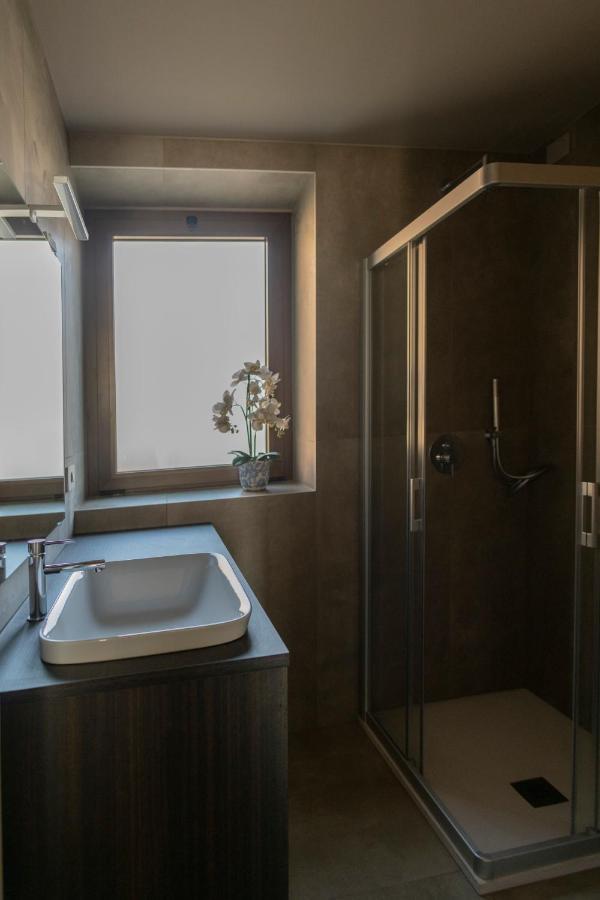 Il Cortile Suites Diano dʼAlba Eksteriør billede