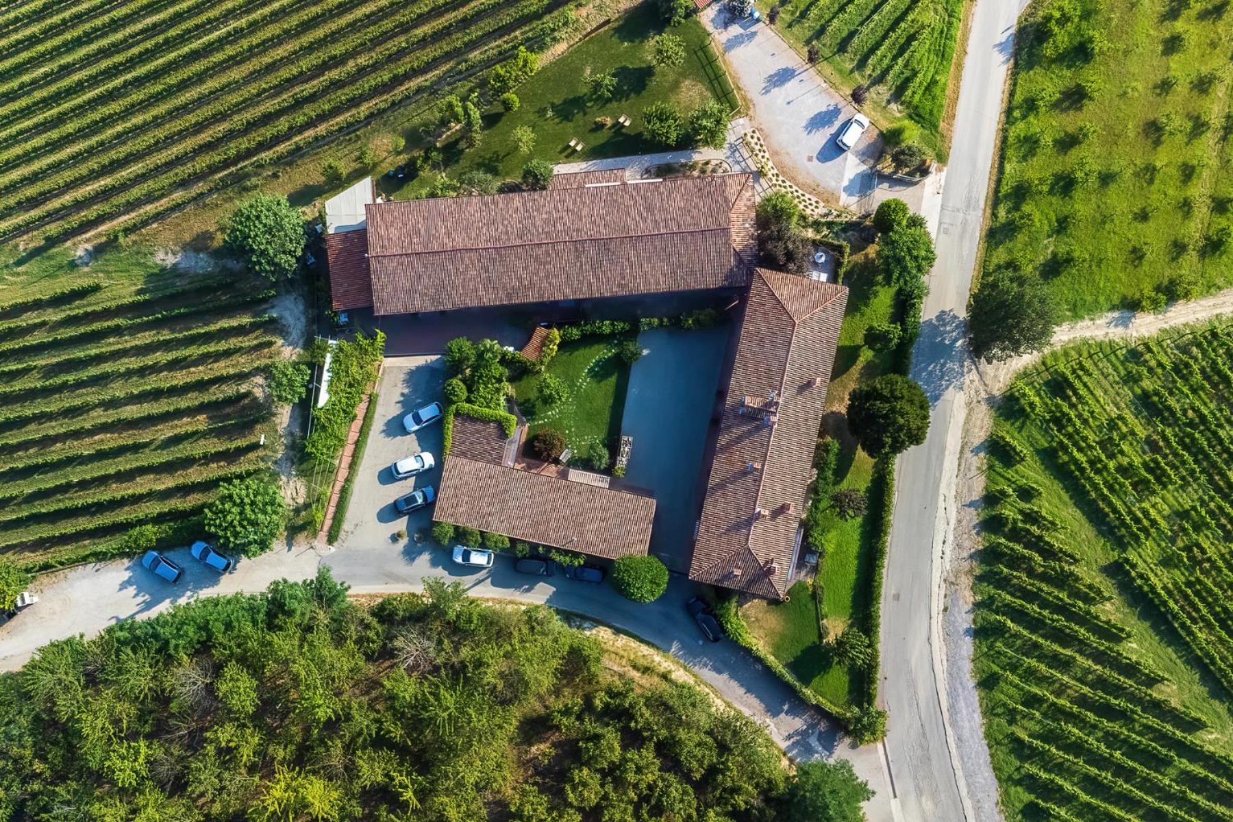 Il Cortile Suites Diano dʼAlba Eksteriør billede