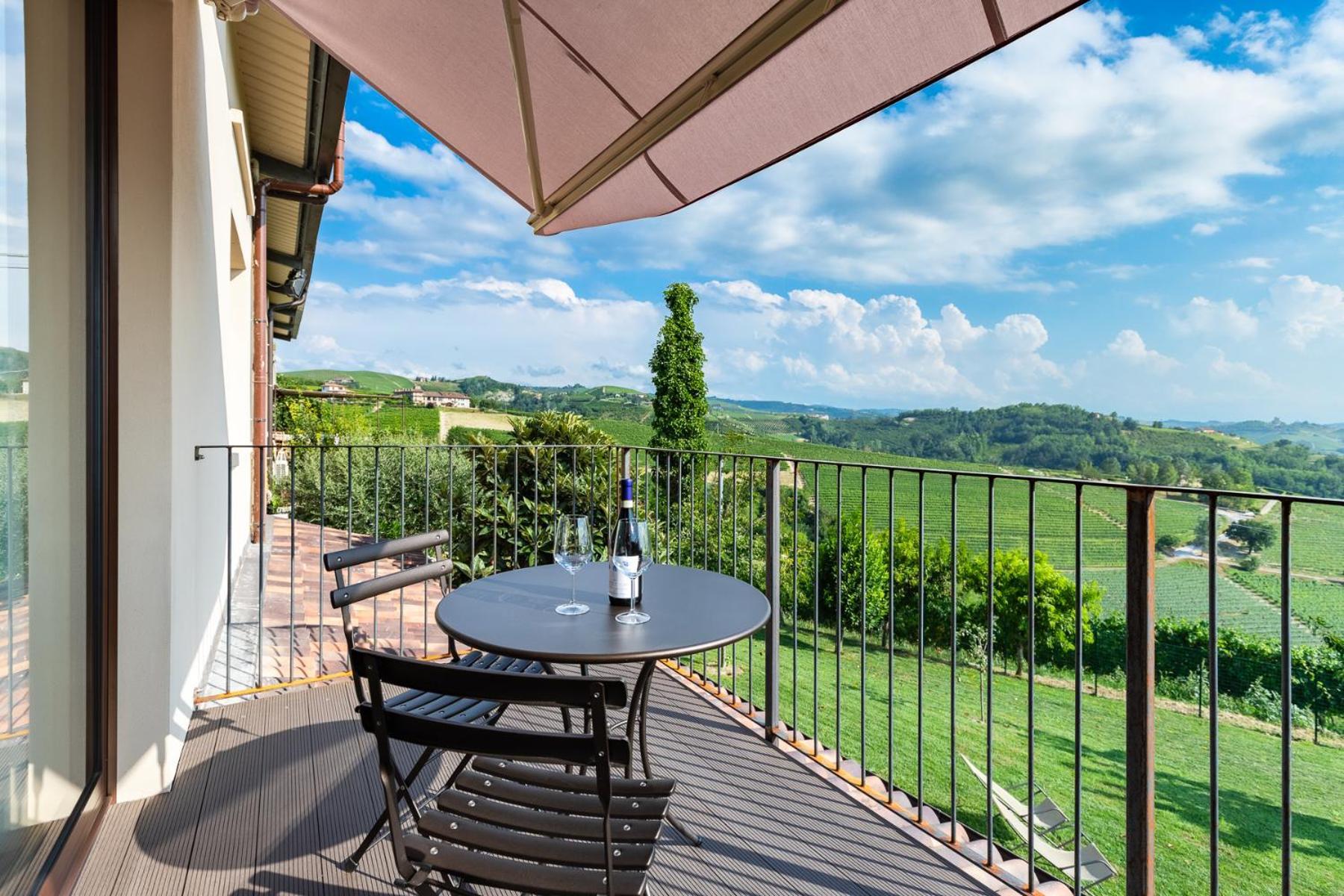 Il Cortile Suites Diano dʼAlba Eksteriør billede
