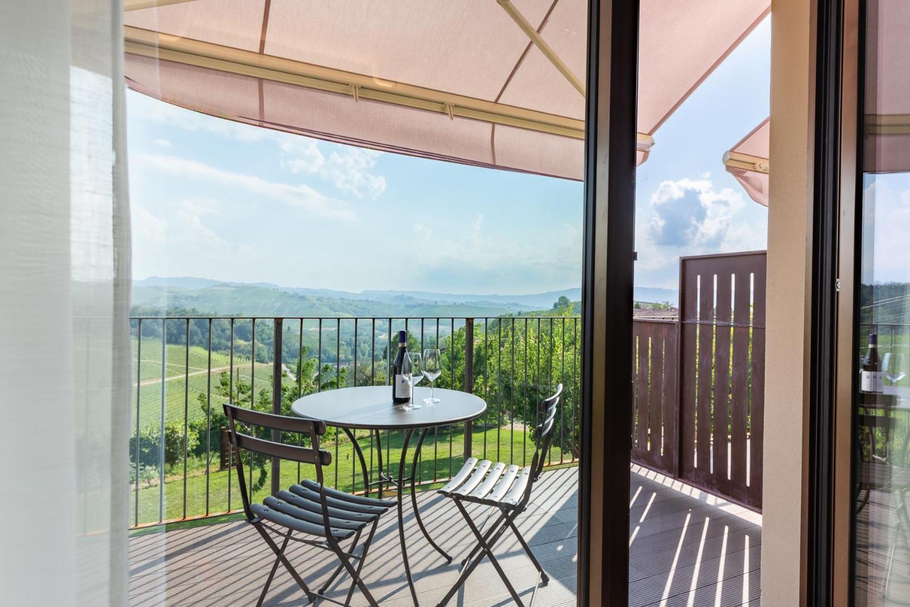 Il Cortile Suites Diano dʼAlba Eksteriør billede
